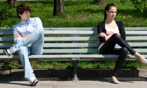 парень и девушка в парке